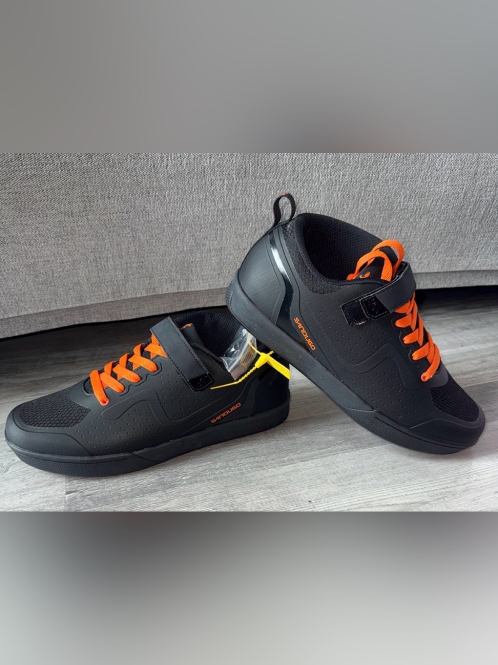 NEW / NEVER WORN Sandugo Bike Cycling Shoes